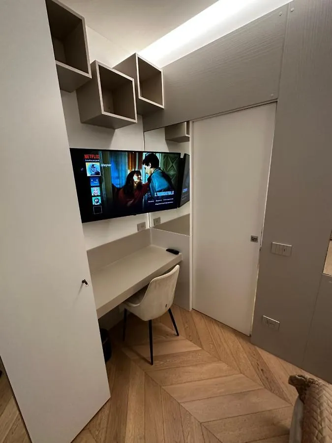 Bilocale Luxury A 50 Mt Dalla Stazione Di Milano Apartment