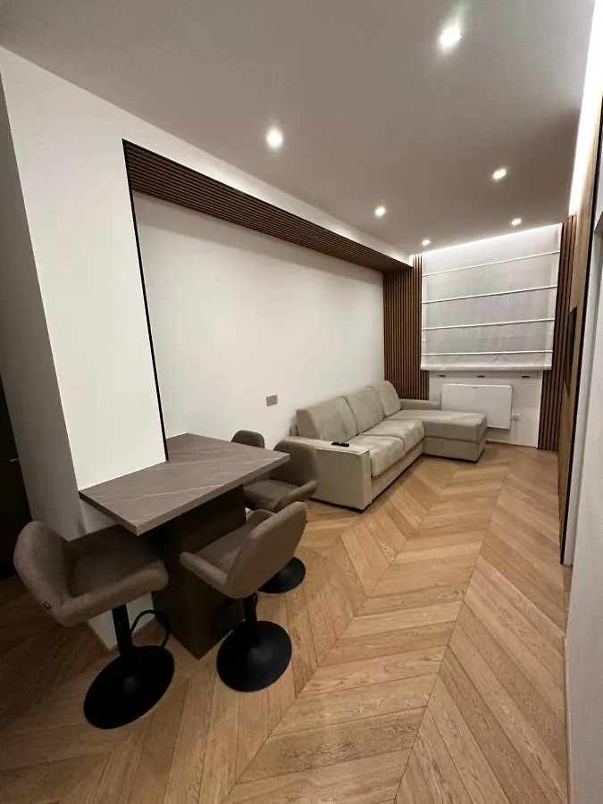 Bilocale Luxury A 50 Mt Dalla Stazione Di Milano Apartment  Milan