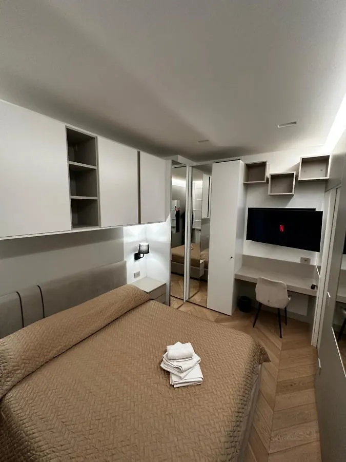 Bilocale Luxury A 50 Mt Dalla Stazione Di Milano Apartment 0*, Milan